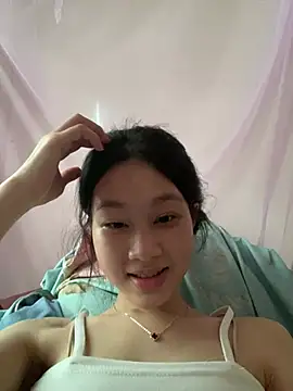 Snapshot of Catcat01 chatting on July 8, 2026, 9:32 am Catcat01 online show from July 8, 2026, 9:32 am