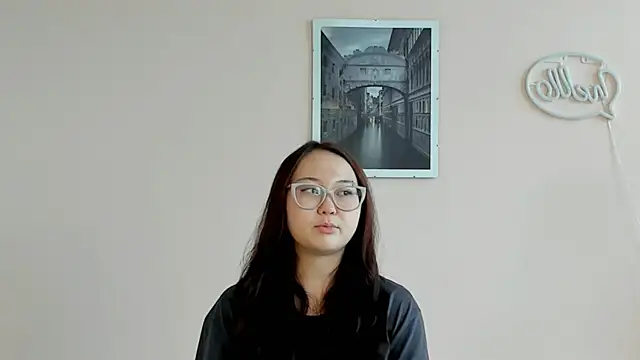 MazieErcole online show from July 4, 2026, 12:53 pm