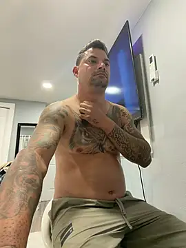 Snapshot of Roberyanisexy chatting on July 4, 2026, 12:39 am Roberyanisexy online show from July 4, 2026, 12:39 am