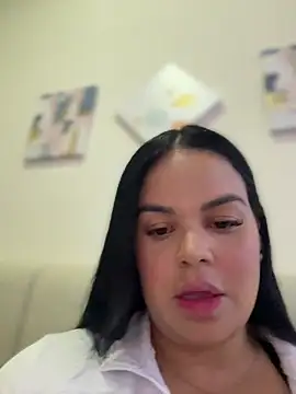 Snapshot of AliceStarshine chatting on April 1, 2026, 2:35 am AliceStarshine online show from April 1, 2026, 2:35 am