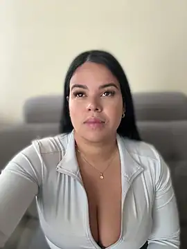 Snapshot of AliceStarshine chatting on April 8, 2026, 12:39 pm AliceStarshine online show from April 8, 2026, 12:39 pm