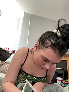 sweetpippa  online show from July 24, 2026, 12:12 pm