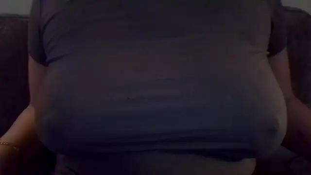 Snapshot of PearlRoseXO chatting on August 7, 2026, 12:38 am PearlRoseXO online show from August 7, 2026, 12:38 am