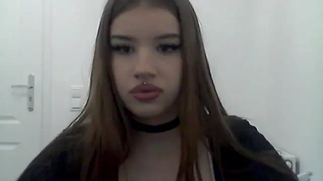 Snapshot of MollyHotTeen chatting on July 10, 2026, 2:28 pm MollyHotTeen online show from July 10, 2026, 2:28 pm