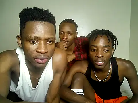 threemanias online show from July 17, 2026, 11:13 pm