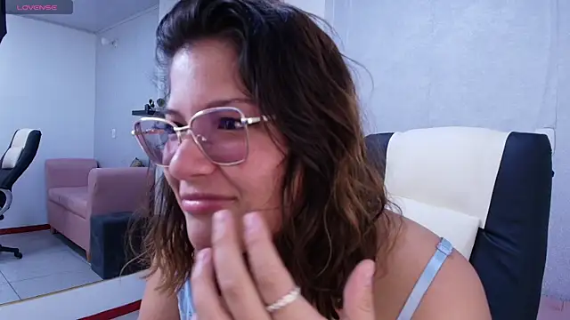 Lucero Angels online show from July 8, 2026, 7:47 pm