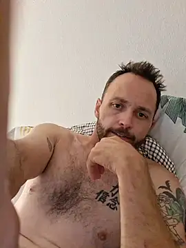 Snapshot of drewcifer44 chatting on July 26, 2026, 8:43 am drewcifer44 online show from July 26, 2026, 8:43 am