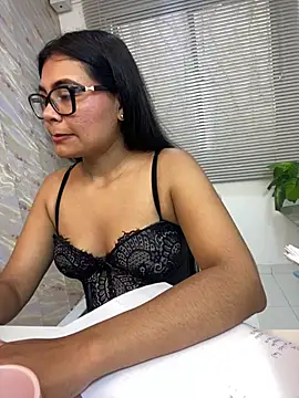 Snapshot of SofiaaReed chatting on July 10, 2026, 12:49 pm SofiaaReed online show from July 10, 2026, 12:49 pm