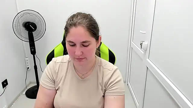 LunaVenom online show from July 14, 2026, 7:13 am