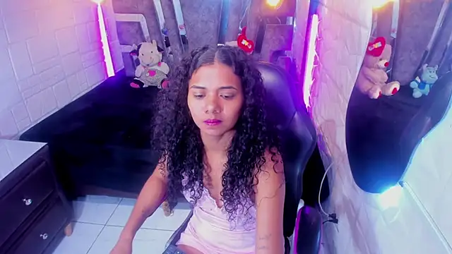 Snapshot of EmmyCarteer chatting on July 16, 2026, 1:52 pm EmmyCarteer online show from July 16, 2026, 1:52 pm
