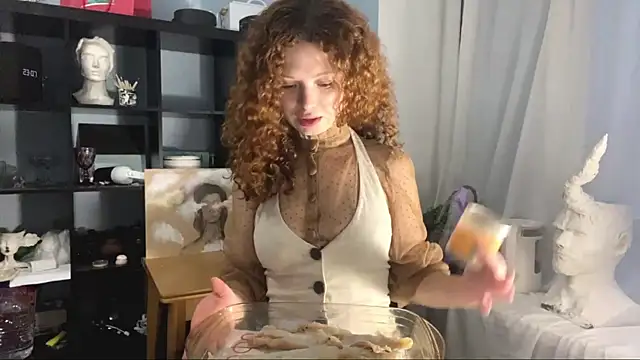 ElenaVanderbilt online show from July 10, 2026, 8:09 pm