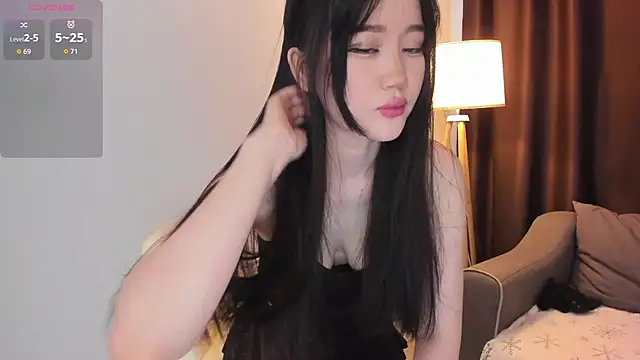 AmiliYan online show from December 18, 2025, 9:25 am