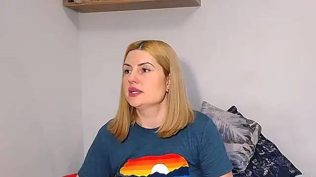 alisenties online show from February 15, 2026, 3:22 pm