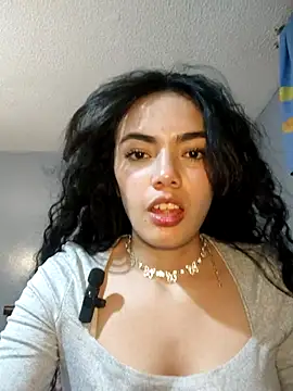 laura mon online show from August 5, 2026, 2:38 am