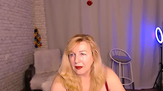 Snapshot of Samantha_Si chatting on February 4, 2025, 6:06 pm Samantha Si online show from February 4, 2025, 6:06 pm