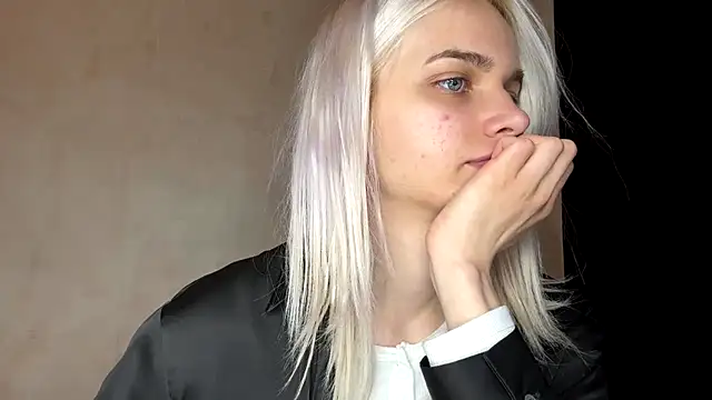 Snapshot of CaliScott_ chatting on July 17, 2026, 9:06 am CaliScott online show from July 17, 2026, 9:06 am