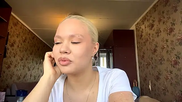 PeggieGrosjean online show from July 15, 2026, 11:06 am