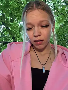 Foxy Blondie online show from August 6, 2026, 4:29 am
