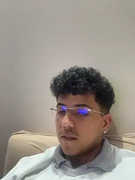 Snapshot of henrids chatting on July 15, 2026, 5:14 am henrids online show from July 15, 2026, 5:14 am