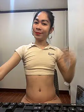 Snapshot of YourTSLovely chatting on November 9, 2025, 7:29 pm YourTSLovely online show from November 9, 2025, 7:29 pm