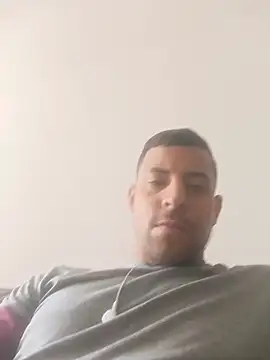 Cris LaCobra  online show from July 30, 2026, 3:44 pm