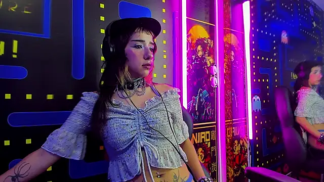 NixzDolls online show from July 18, 2026, 12:19 am