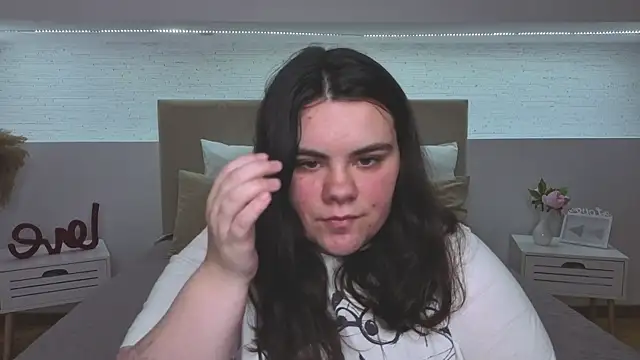 Snapshot of Ukr_Lena chatting on July 20, 2026, 11:45 am Ukr Lena online show from July 20, 2026, 11:45 am