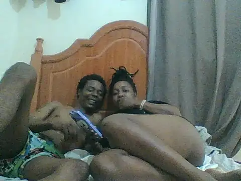Snapshot of KinkyHotLovers chatting on July 18, 2026, 8:28 pm KinkyHotLovers online show from July 18, 2026, 8:28 pm