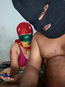 Miss cute couple online show from August 5, 2026, 4:34 pm