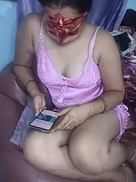 Snapshot of Komal_hot76 chatting on August 3, 2026, 4:57 pm Komal hot76 online show from August 3, 2026, 4:57 pm