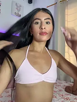 isabellaxlopez online show from July 31, 2026, 8:28 pm