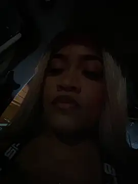 Snapshot of riri_brunnete chatting on May 31, 2026, 4:29 am riri brunnete online show from May 31, 2026, 4:29 am