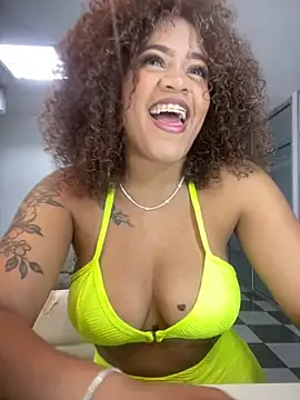 Snapshot of riri_brunnete chatting on April 14, 2026, 4:28 am riri brunnete online show from April 14, 2026, 4:28 am