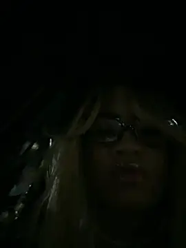 Snapshot of riri_brunnete chatting on May 20, 2026, 4:31 am riri brunnete online show from May 20, 2026, 4:31 am