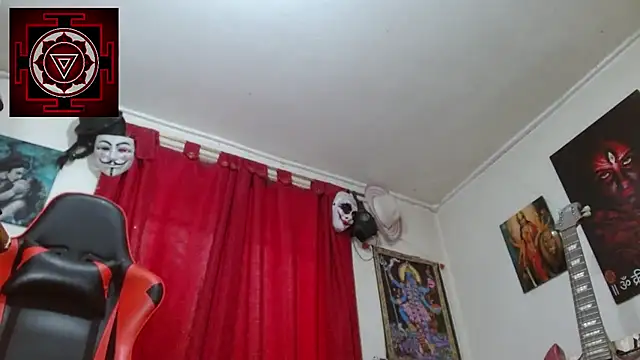 Amanda Valeska online show from November 10, 2025, 6:13 pm