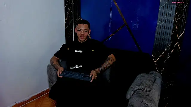 Snapshot of BRAHIAN_STEVEN chatting on July 26, 2026, 6:37 pm BRAHIAN STEVEN online show from July 26, 2026, 6:37 pm