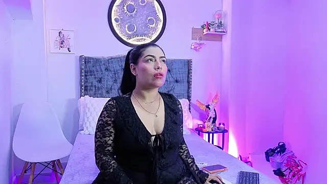 kyana cream online show from July 25, 2026, 12:00 pm