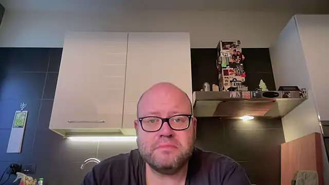 theitalianbear online show from May 8, 2026, 4:16 am