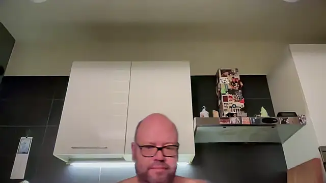Snapshot of theitalianbear chatting on July 9, 2026, 2:01 am theitalianbear online show from July 9, 2026, 2:01 am