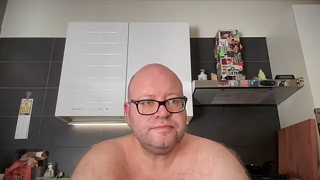 Snapshot of theitalianbear chatting on June 24, 2026, 6:45 am theitalianbear online show from June 24, 2026, 6:45 am