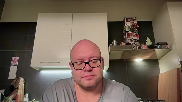theitalianbear online show from April 28, 2026, 2:27 am
