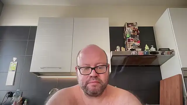 theitalianbear online show from May 12, 2026, 7:38 am