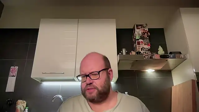 theitalianbear online show from April 24, 2026, 2:13 am