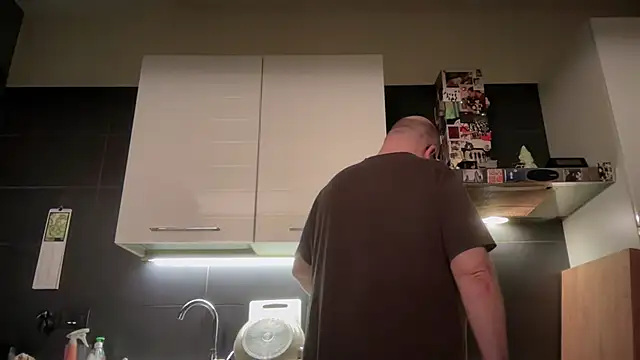 theitalianbear online show from May 4, 2026, 2:59 am