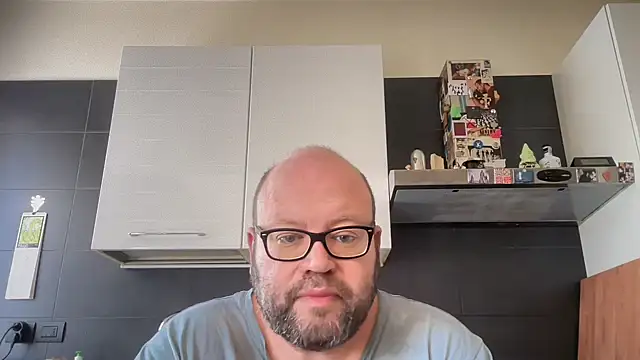 theitalianbear online show from May 21, 2026, 7:39 am