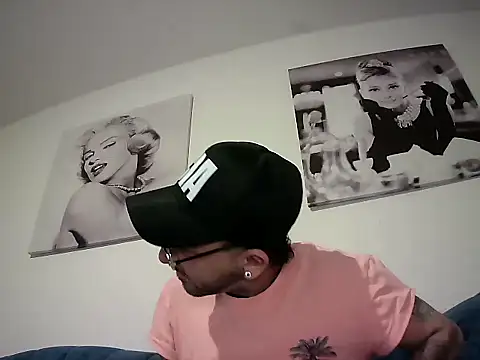 MagicStickBoy online show from April 10, 2026, 11:56 pm