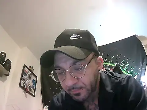 MagicStickBoy online show from March 25, 2026, 11:25 pm