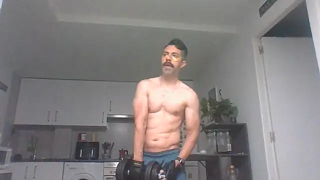 Lucasferx online show from July 27, 2026, 5:14 am