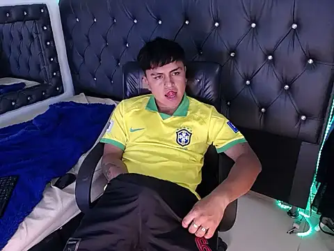 Snapshot of NoahBrowns_ chatting on July 28, 2026, 12:48 pm NoahBrowns online show from July 28, 2026, 12:48 pm