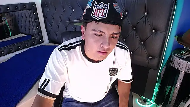 Snapshot of NoahBrowns_ chatting on July 30, 2026, 3:11 pm NoahBrowns online show from July 30, 2026, 3:11 pm